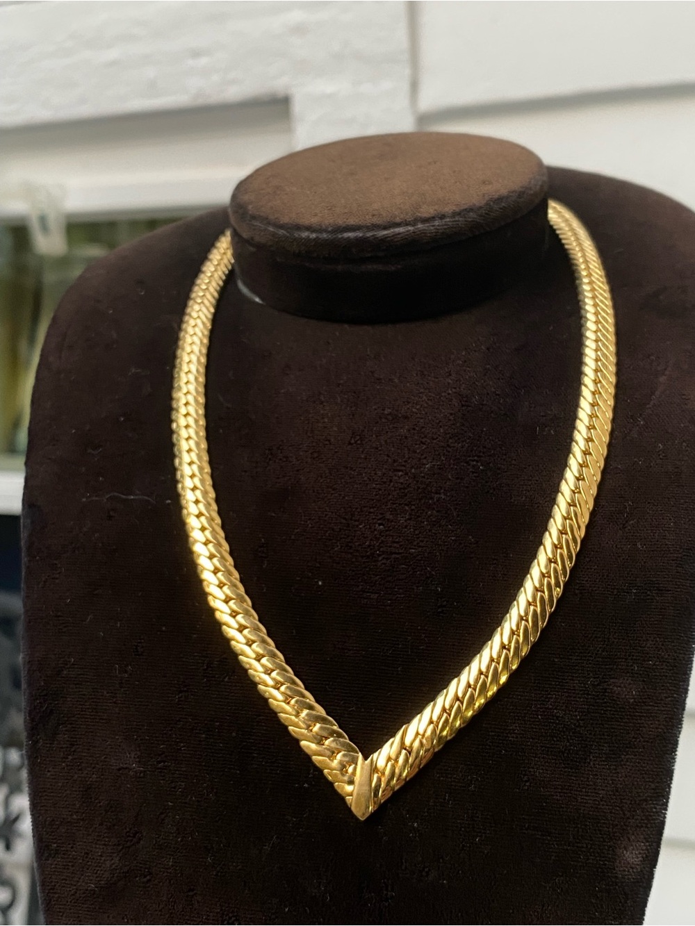 Joan Rivers Gold tone Herringbone Chevron Necklace with Distinctive V drop - Picture 5 of 10